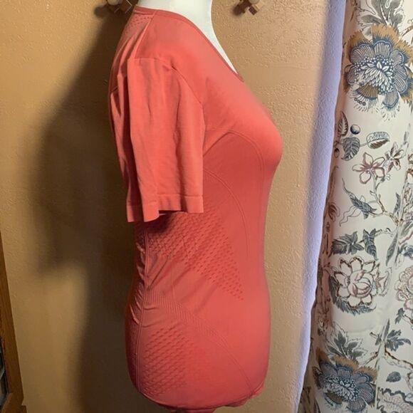 Moving Comfort Short Sleeve Athletic Shirt - Picture 4 of 10